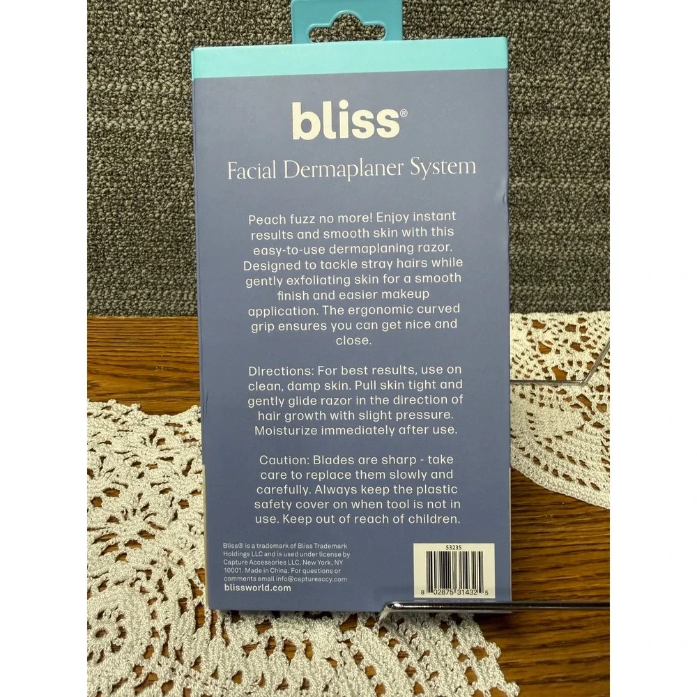 Bliss Facial Dermaplaner System with 6 Razor Cartridges Blue Exfoliating Tool